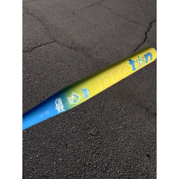 Proton Series 2 Neon Yellow Slowpitch Softball Bat USSSA 28oz 1 Piece Bat S25 - Picture 4 of 9